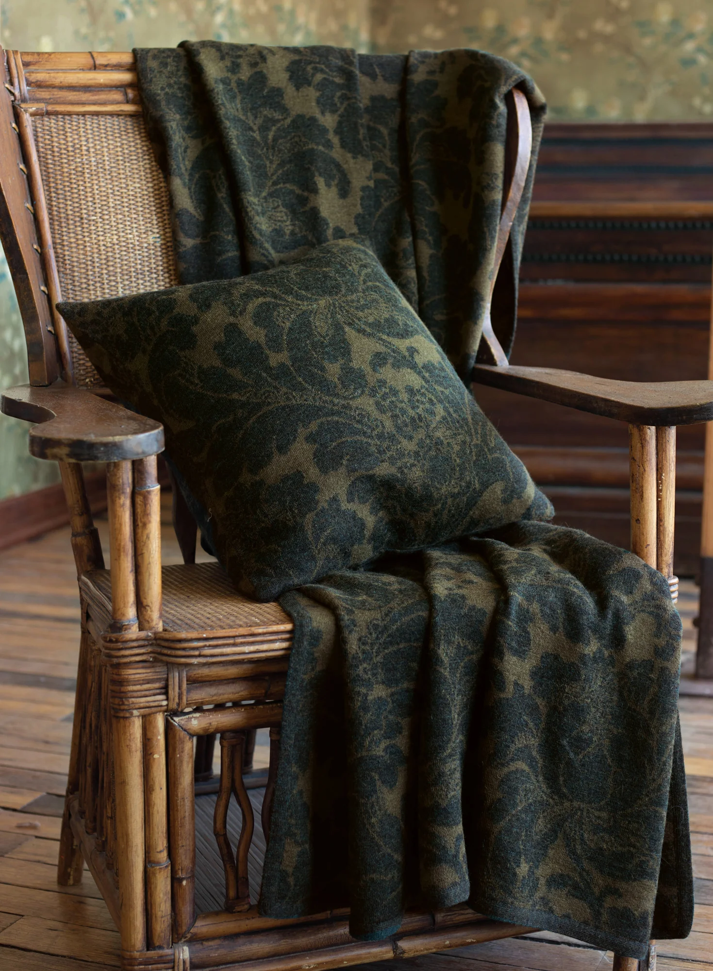 Arts And Crafts Floral Throw - Image 4