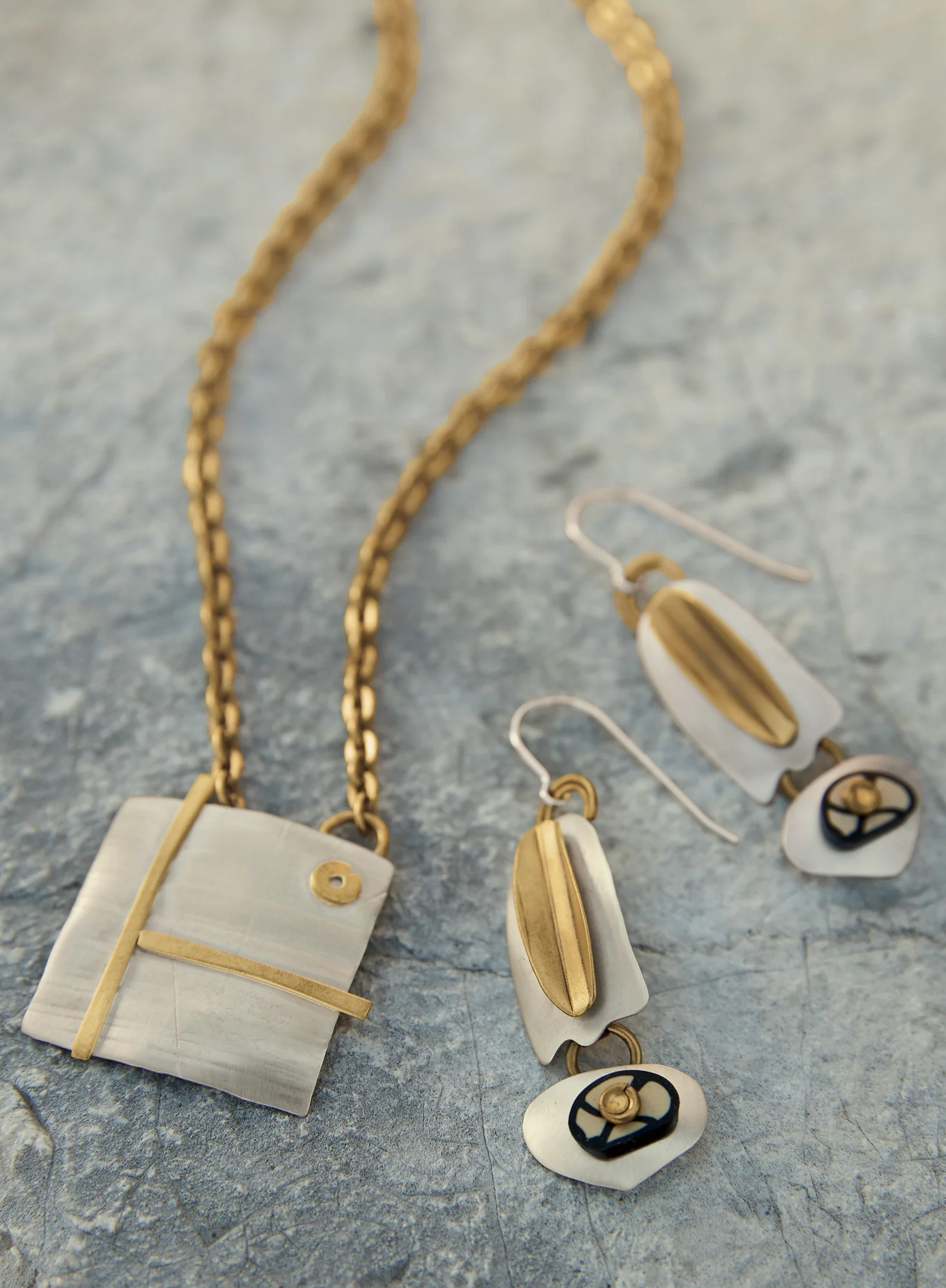Gallerist Pendant - Image 3