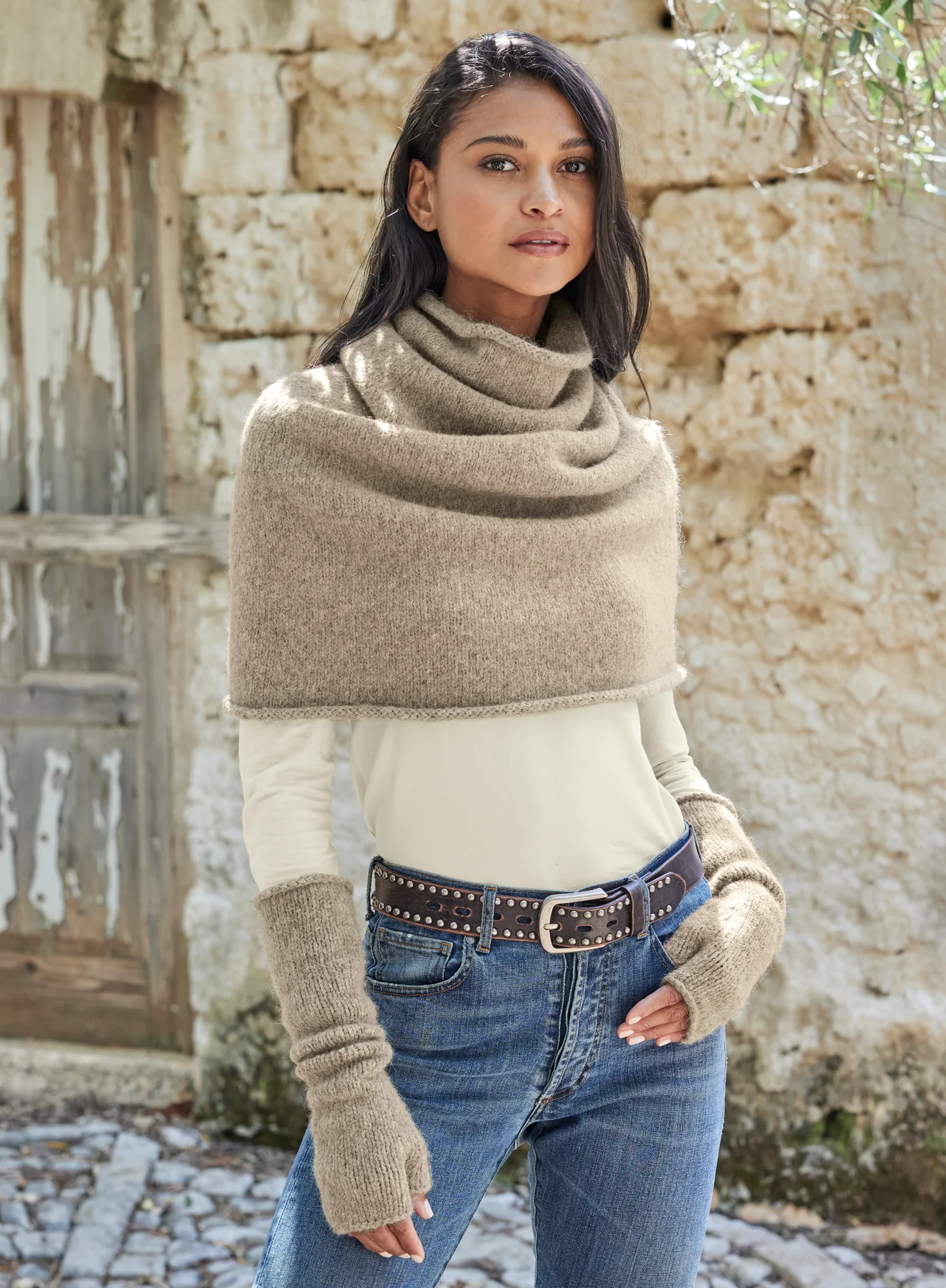 Tillamook Capelet - Image 2